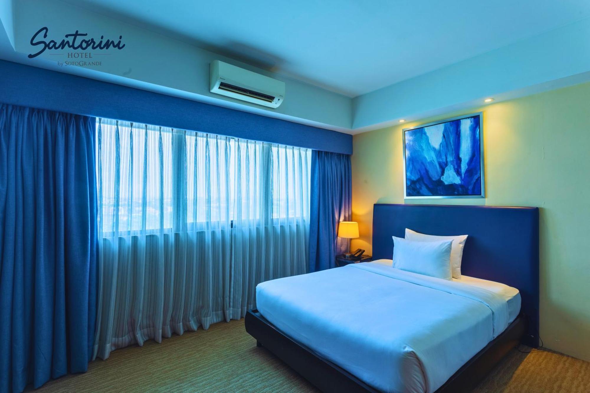 Santorini Hotel Marikina Екстер'єр фото