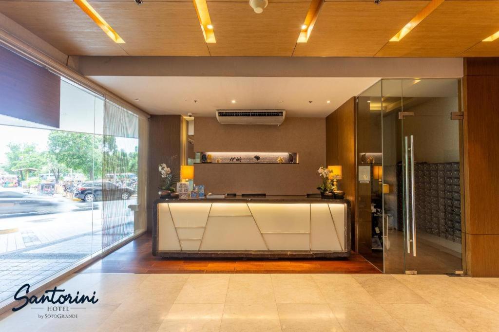 Santorini Hotel Marikina Екстер'єр фото