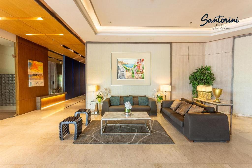 Santorini Hotel Marikina Екстер'єр фото