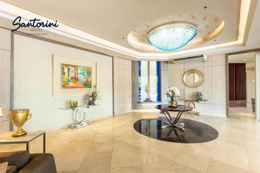Santorini Hotel Marikina Екстер'єр фото